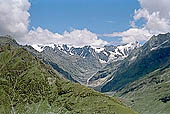 The road from Leh to Manali 